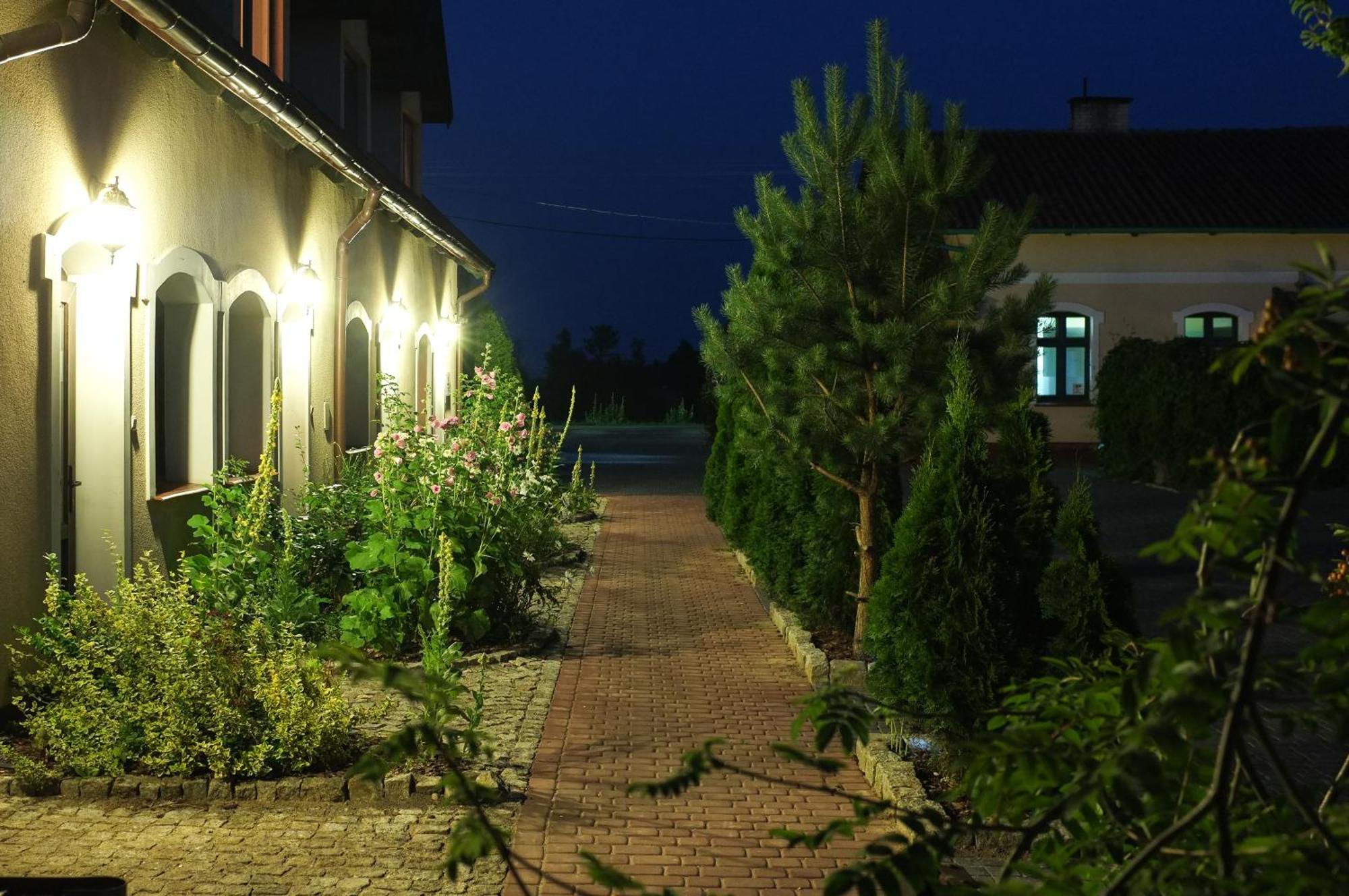 Zajazd Wiejski Szczechy Wielkie ภายนอก รูปภาพ